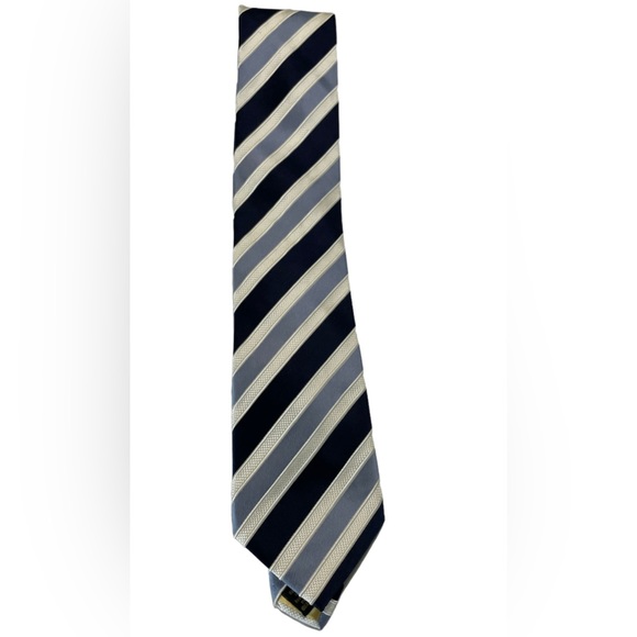 Donald J. Trump Signature Collection classic blue Striped 100% Silk Neck Tie - Picture 1 of 9